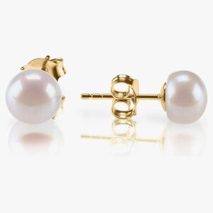 Sterling silver fresh water pearl studs